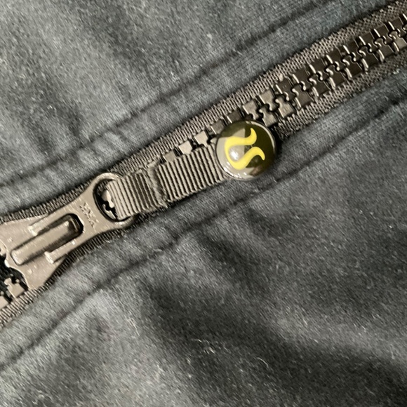 Lululemon long black hoodie - Picture 2 of 5